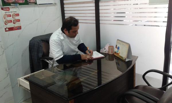 Chawla Dental & Implant Clinic