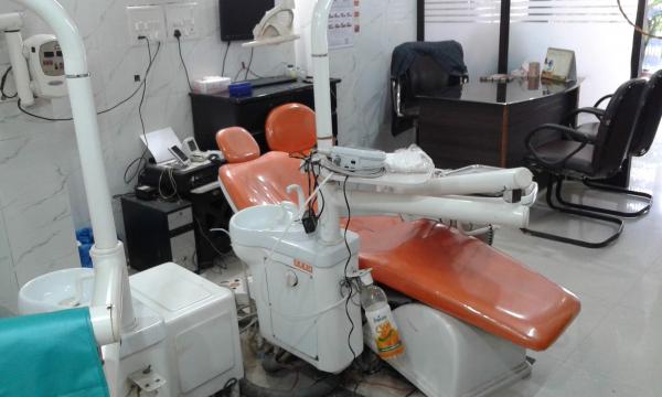 Chawla Dental & Implant Clinic