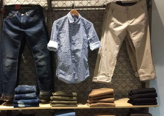 Peter England Showroom